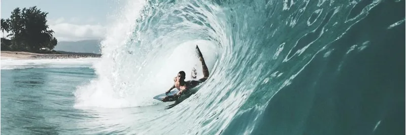 Bodyboarding in wave